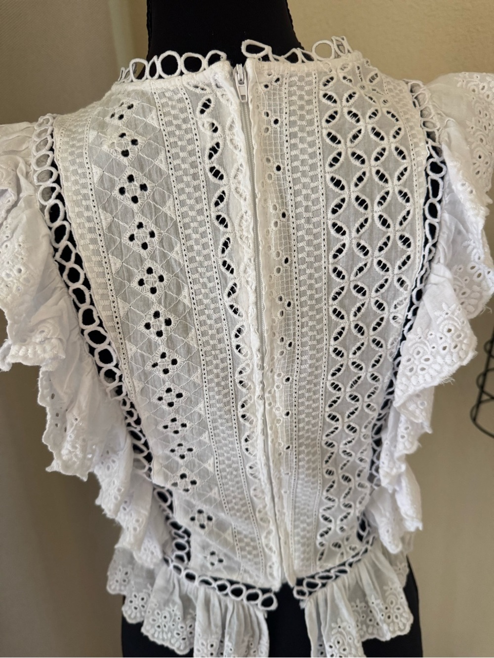 DO+BE White Eyelet Ruffle Lace Peplum Top Size Small - Picture 6 of 9